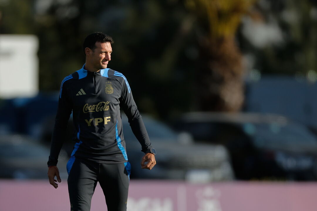 Scaloni reage ao regresso de Di María ao Rosario, após passagem pelo Benfica