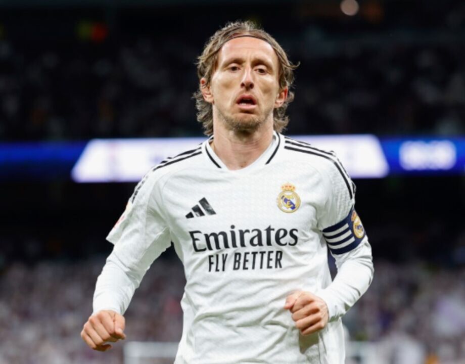 Modric pondera proposta do Milan após saída do Real Madrid.
