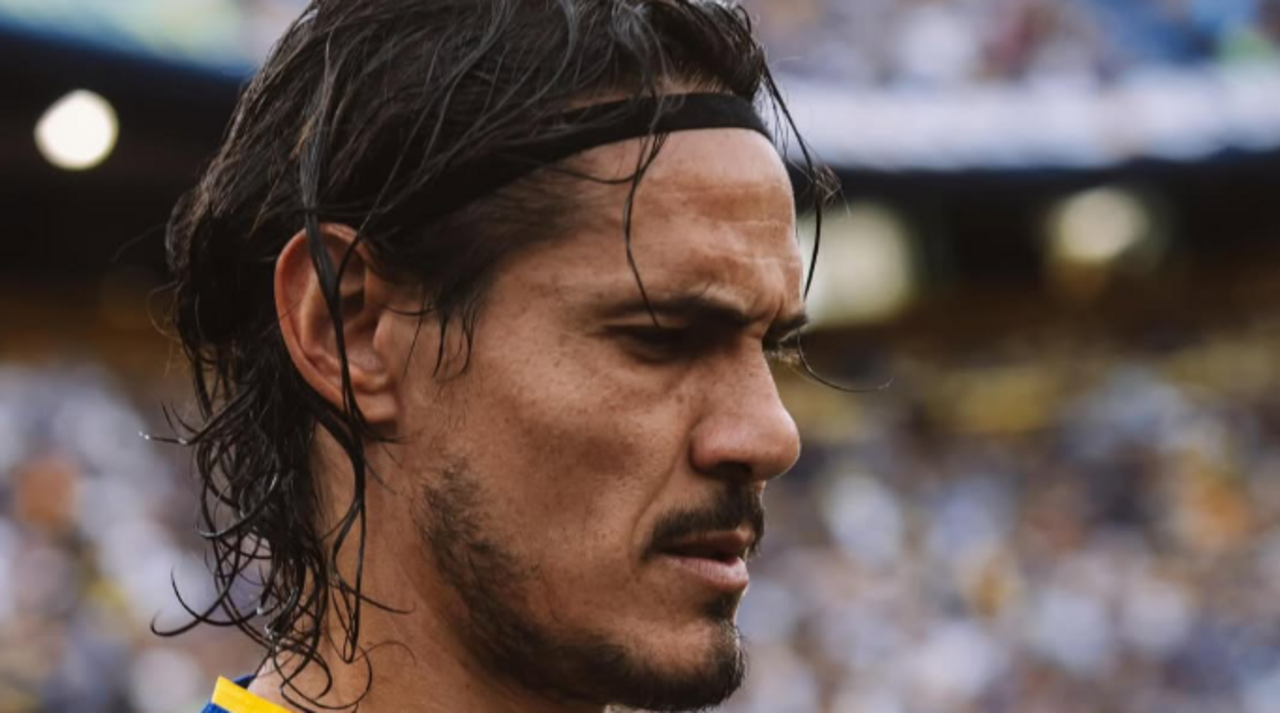 Cavani, jogador do Boca Juniors, pode falhar jogo com o Benfica no Mundial de Clubes devido a lesão