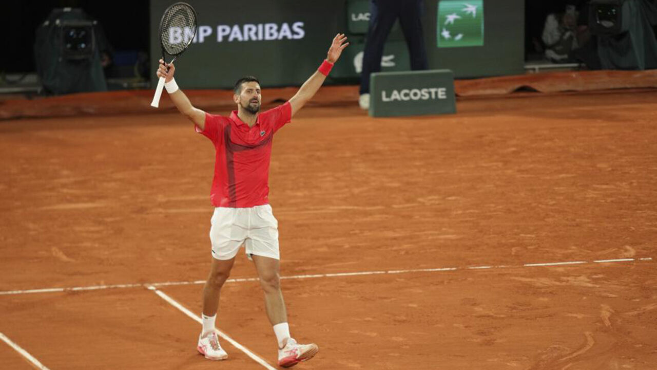 Djokovic vence Zverev em Roland Garros e defronta Sinner nas meias-finais