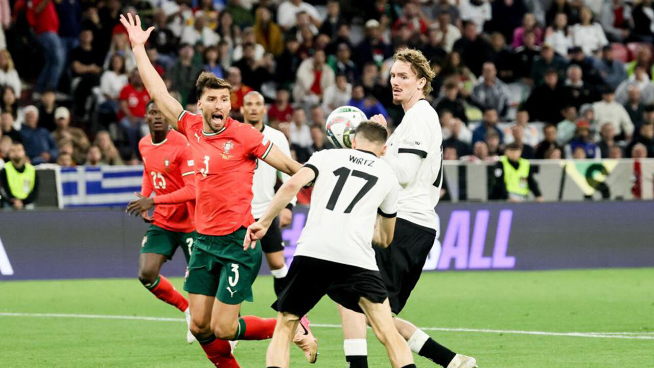 Golo da Alemanha provoca protestos de jogadores da seleção adversária