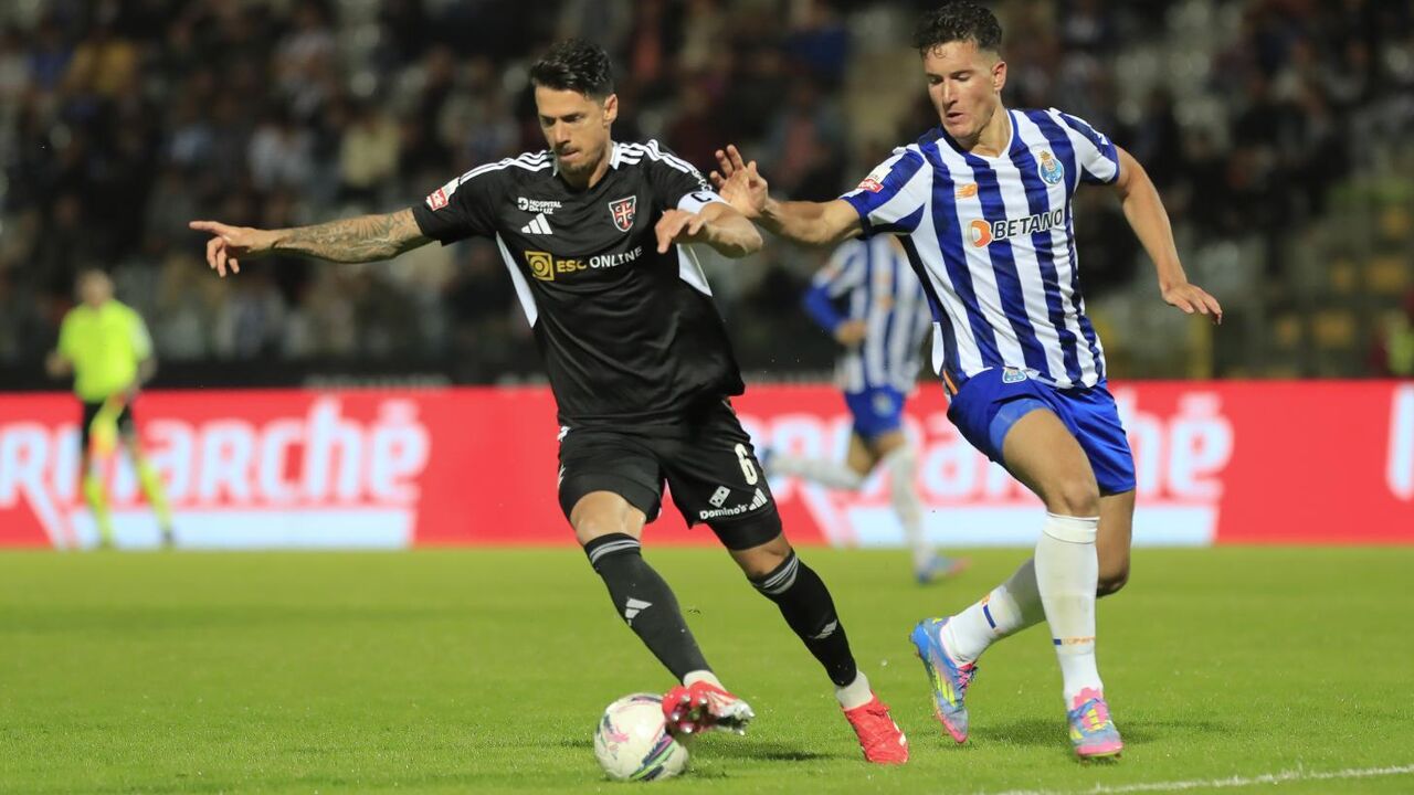 José Fonte joga pelo Casa Pia; renovação do contrato em discussão