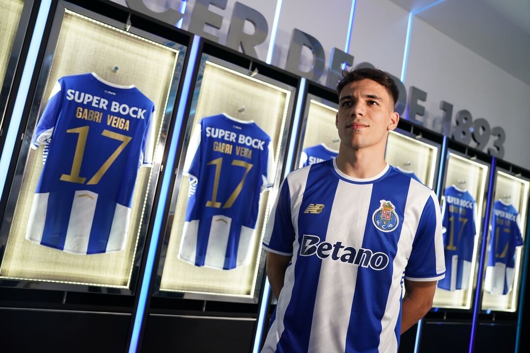 Gabri Veiga assina pelo FC Porto até 2030 e mostra-se entusiasmado