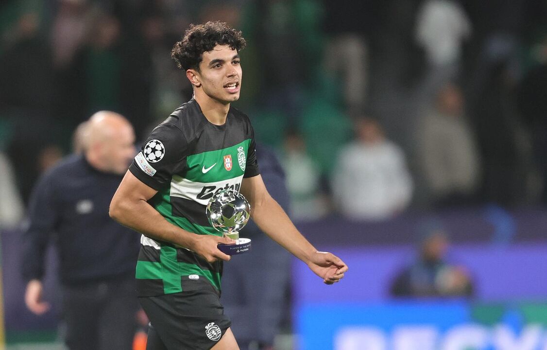 João Simões renova contrato com o Sporting CP