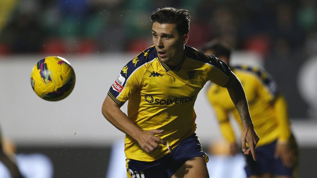 Pedro Amaral reforça defesa. Jogador é opção para Ian Cathro