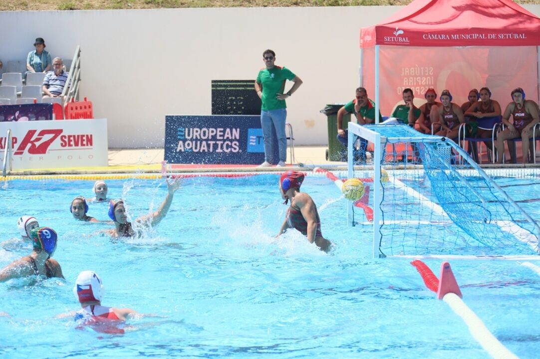 Portugal vence a República Checa por 18-12 no apuramento para o Campeonato da Europa em Setúbal