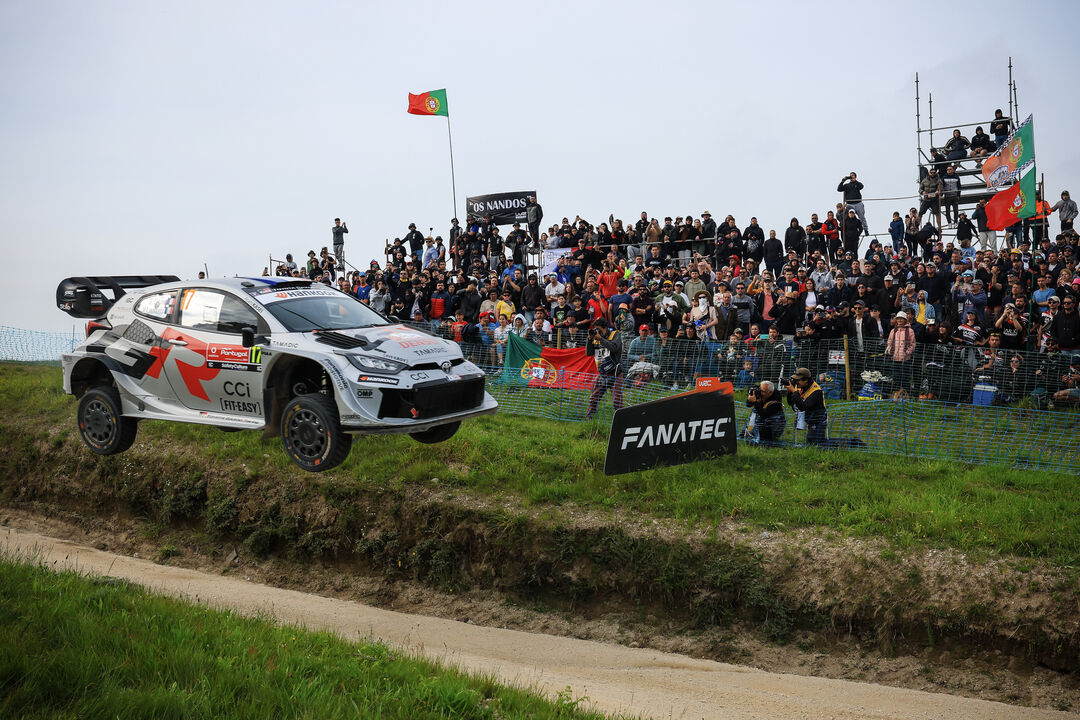 Sébastien Ogier lidera Rali da Sardenha após primeiro dia