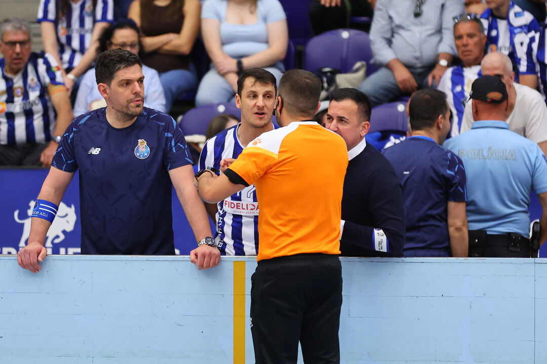 Ricardo Ares analisa jogo de hóquei em patins FC Porto-Sporting