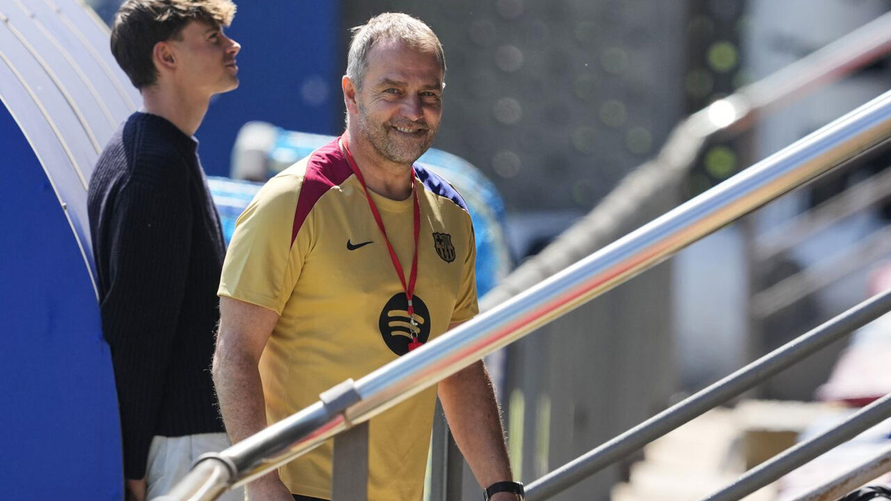 Barcelona prepara bónus para equipa técnica após época de sucesso.
