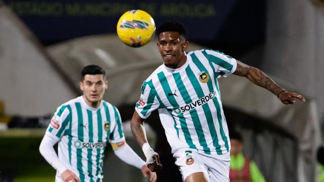 André Luiz joga pelo FC Arouca