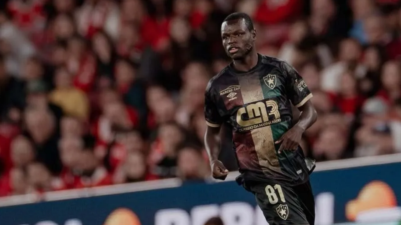 Manu procura oportunidade na pré-época do Estrela Amadora após empréstimo