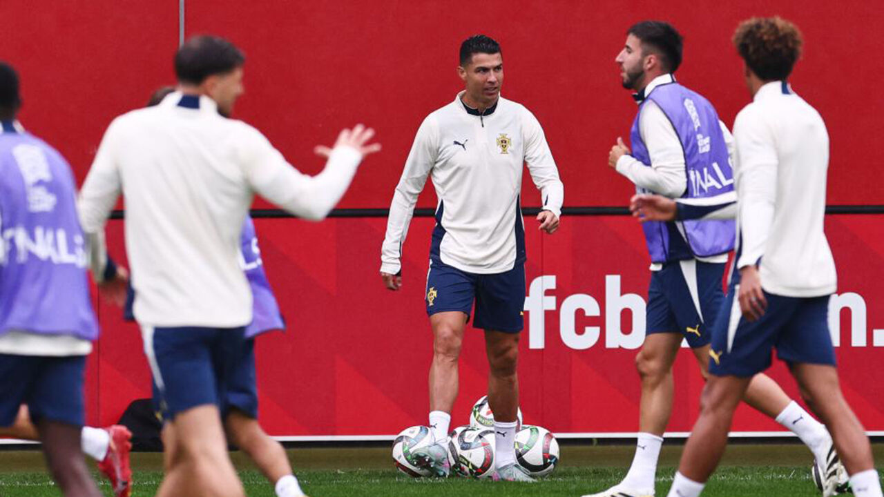 Cristiano Ronaldo treina com a seleção portuguesa para a final da Liga das Nações