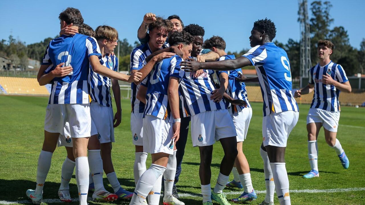 FC Porto vence Farense por 3-1 em jogo de futebol