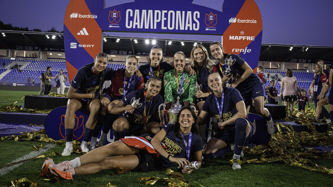 Kika Nazareth festeja com a equipa a conquista da Taça da Rainha