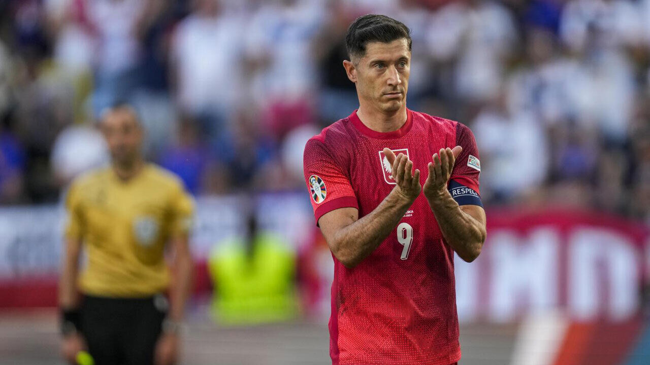 Lewandowski renuncia à seleção polaca após decisão do treinador Michal Probierz