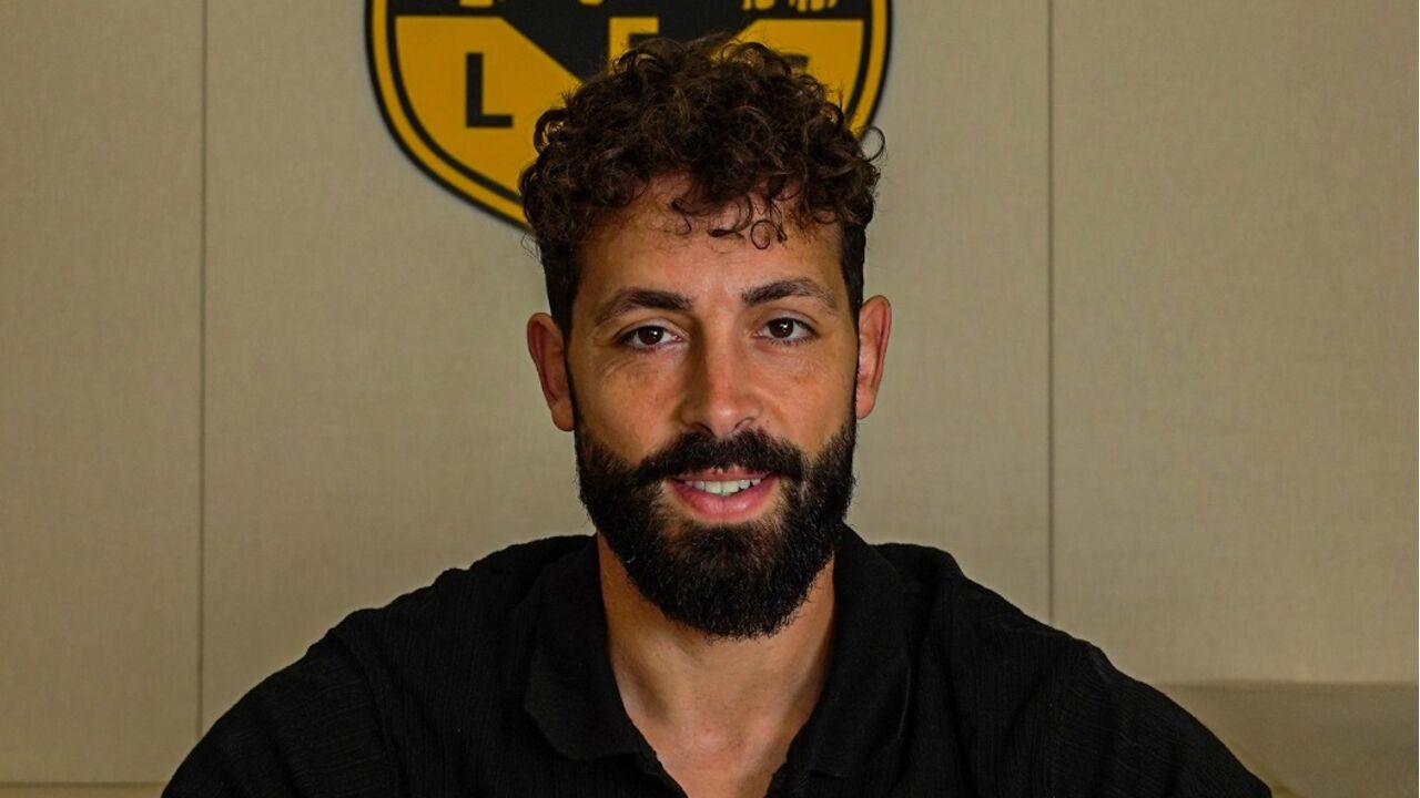 Tiago Mesquita renova contrato com o Lus. Lourosa até 2026