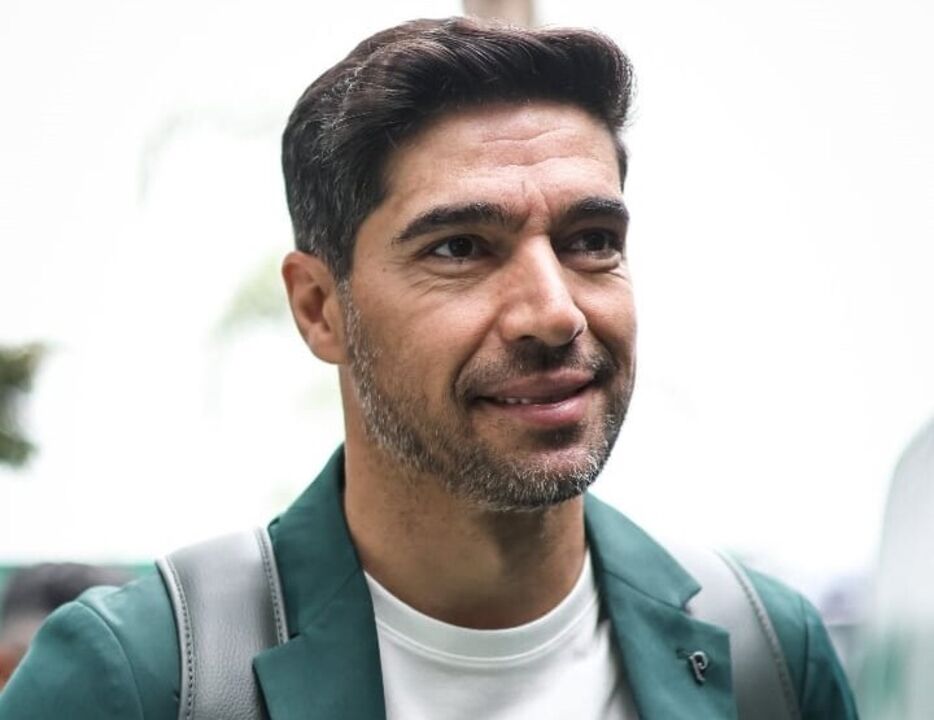 Abel Ferreira lidera equipa do Palmeiras para o Mundial de Clubes.
