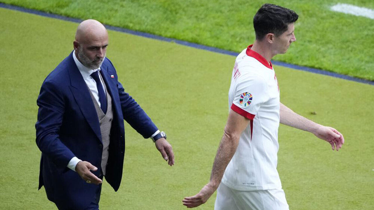 Lewandowski não jogará pela Polónia enquanto Probierz for o selecionador