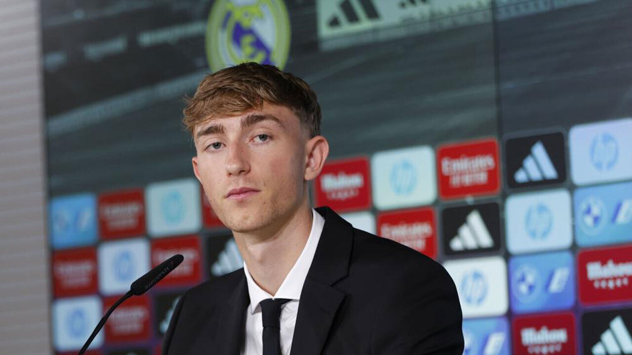 Huijsen recorda Mourinho na apresentação no Real Madrid