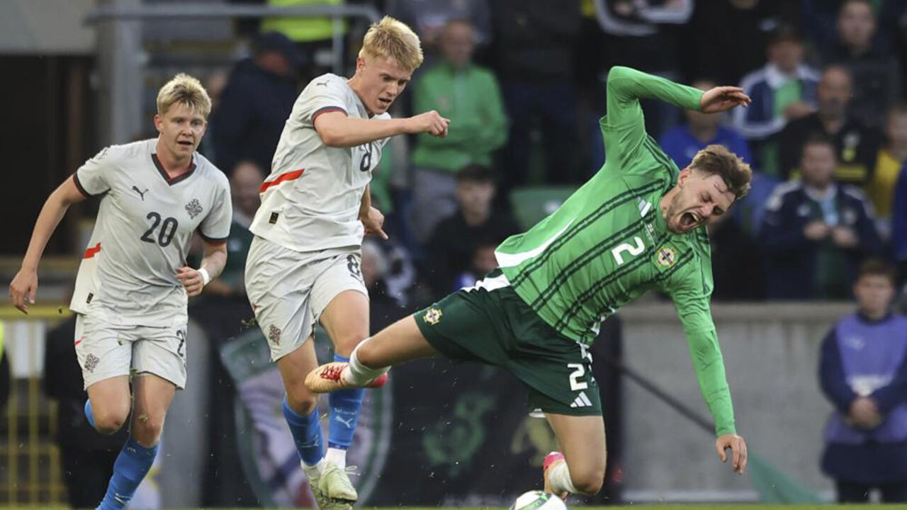 Jogo particular no Luxemburgo termina empatado; destaque para protestos contra Gerson Rodrigues