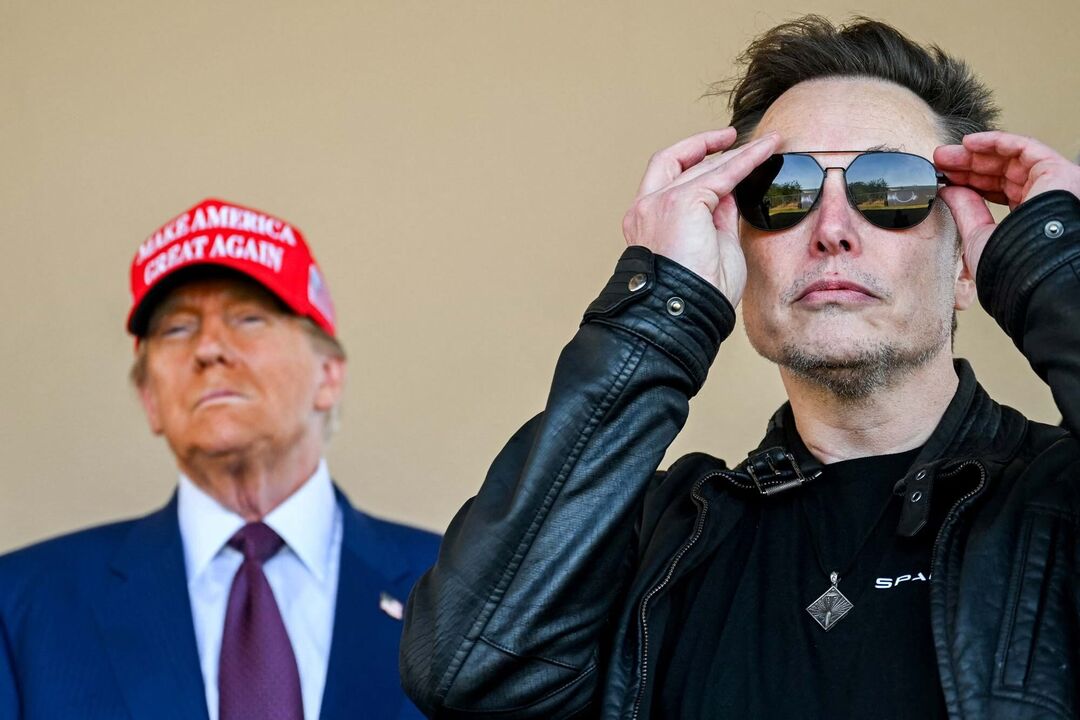 Elon Musk e Donald Trump juntos num evento