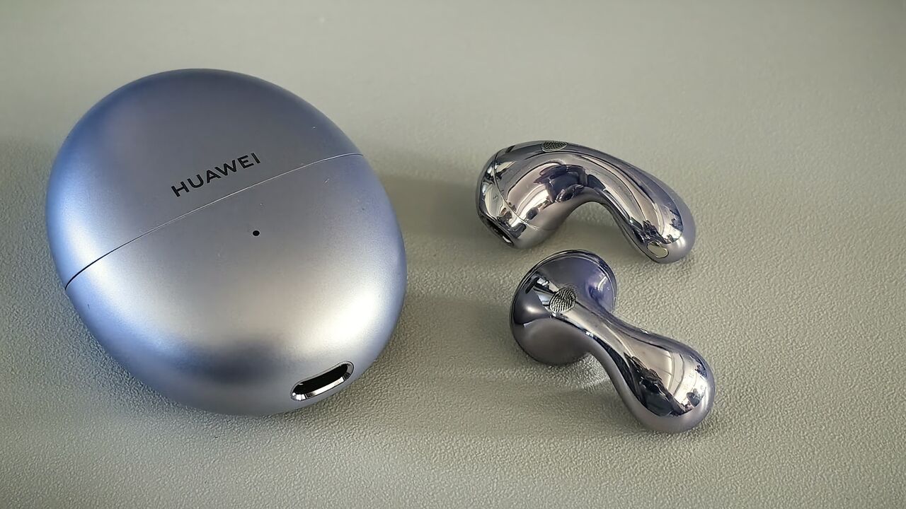 Análise aos novos auriculares Huawei FreeBuds 6, com design inovador e som nítido