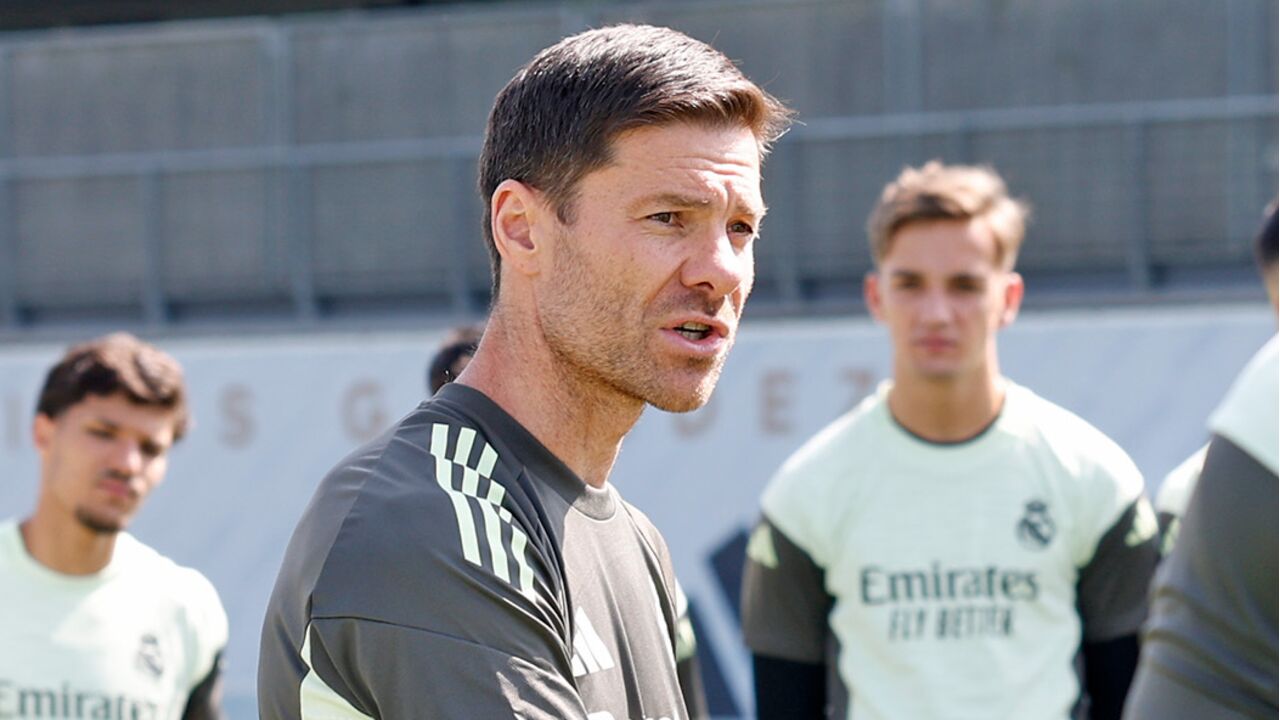 Xabi Alonso treina Alexander Arnold e Huijsen no Real Madrid