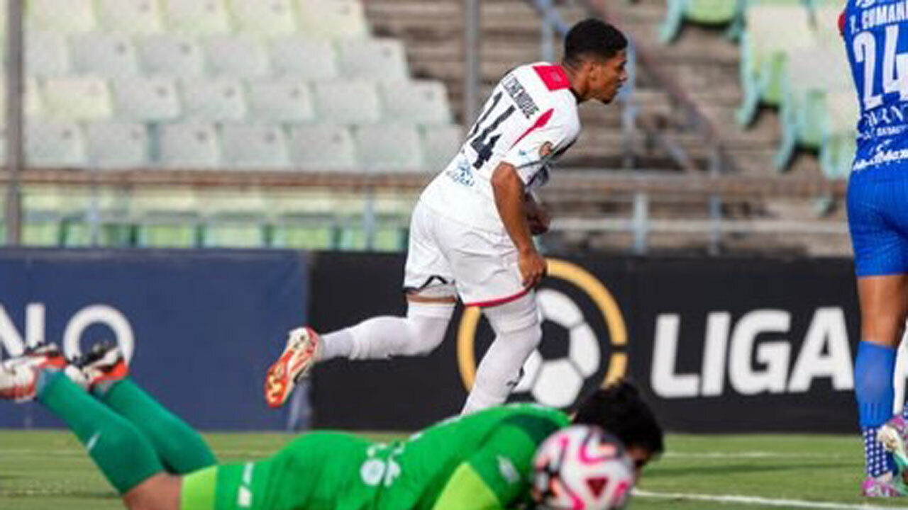 Jogador Ender Echenique associado ao Famalicão e ao Royal Antwerp