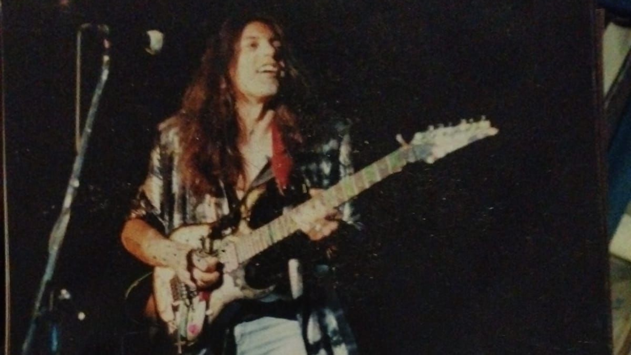 Morreu Luís Fernando, guitarrista e criador de "Baby Suicida", aos 65 anos. Funeral em Almada