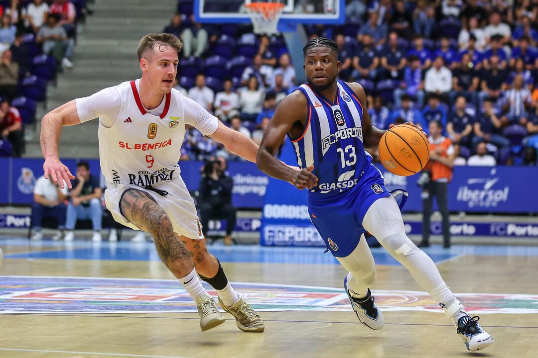 FC Porto e Benfica disputam clássico decisivo, com Landis motivado e Norberto focado na vitória