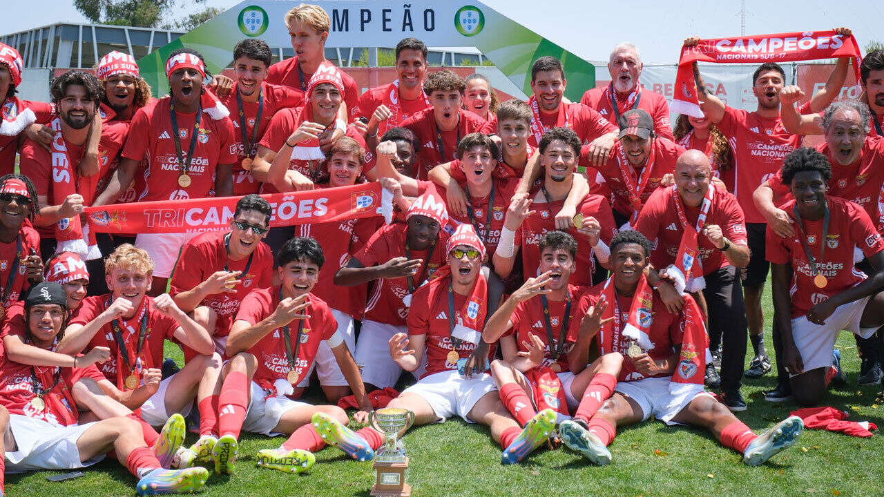 Benfica vence FC Porto e sagra-se tricampeão nacional de juvenis