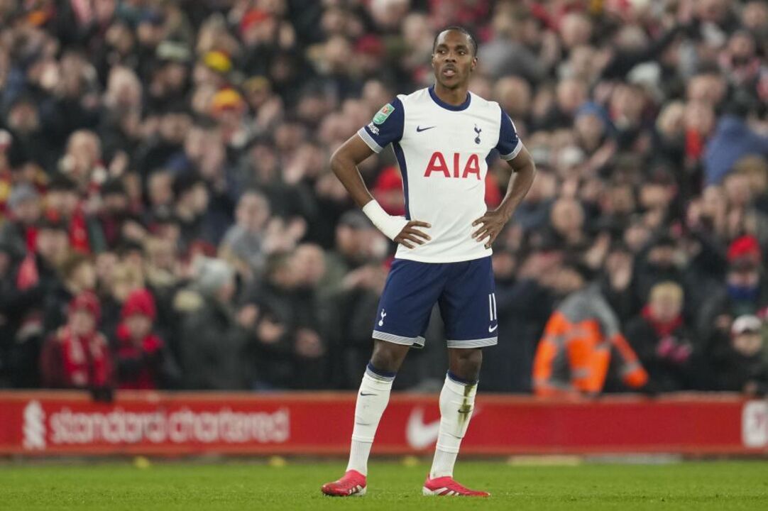 Mathys Tel assina pelo Tottenham até 2031, após passagem pelo Bayern Munique