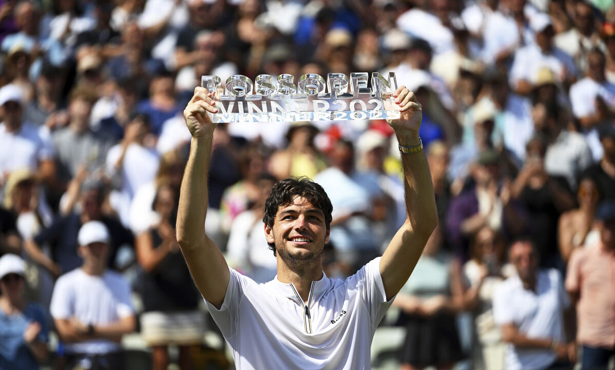 Taylor Fritz vence Alexander Zverev e conquista o torneio de Estugarda