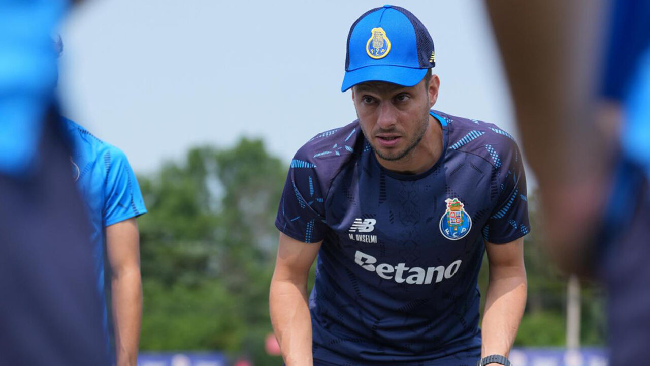 Martín Anselmi prepara o FC Porto para o jogo contra o Palmeiras no Mundial de Clubes, em New Jersey