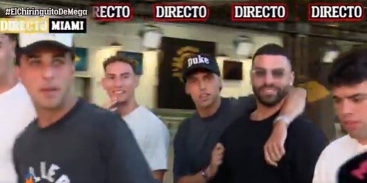 João Félix visto por adeptos após jogo do Benfica em Miami