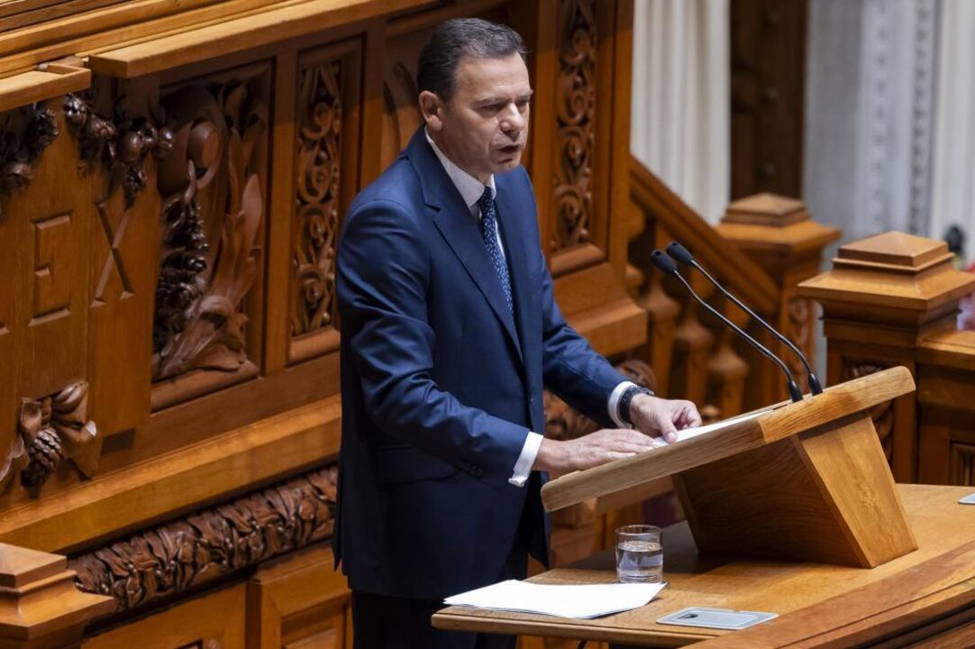 Montenegro anuncia medidas sobre segurança, nacionalidade e IRS no Parlamento