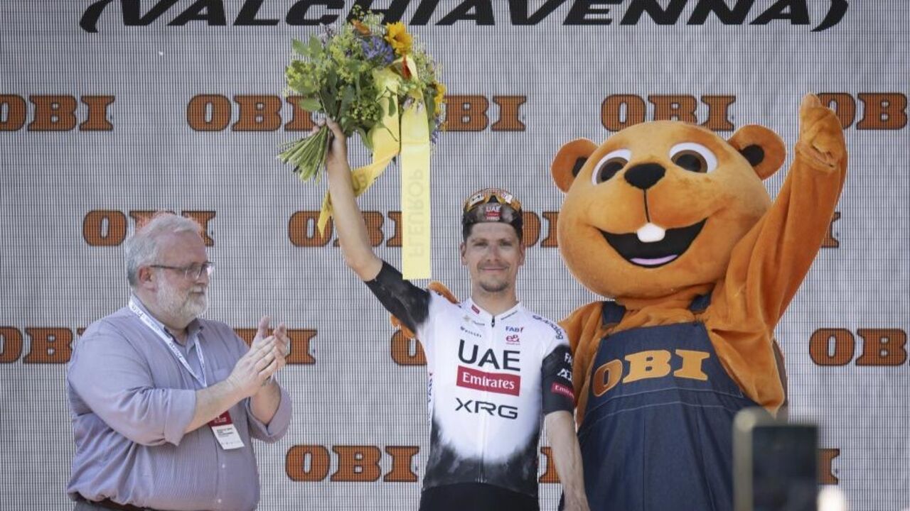 João Almeida vence etapa na Volta à Suíça e sobe na classificação geral