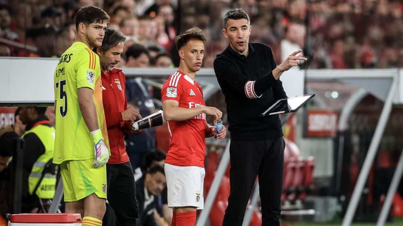 Bruno Lage analisa jogo com jovens do Benfica