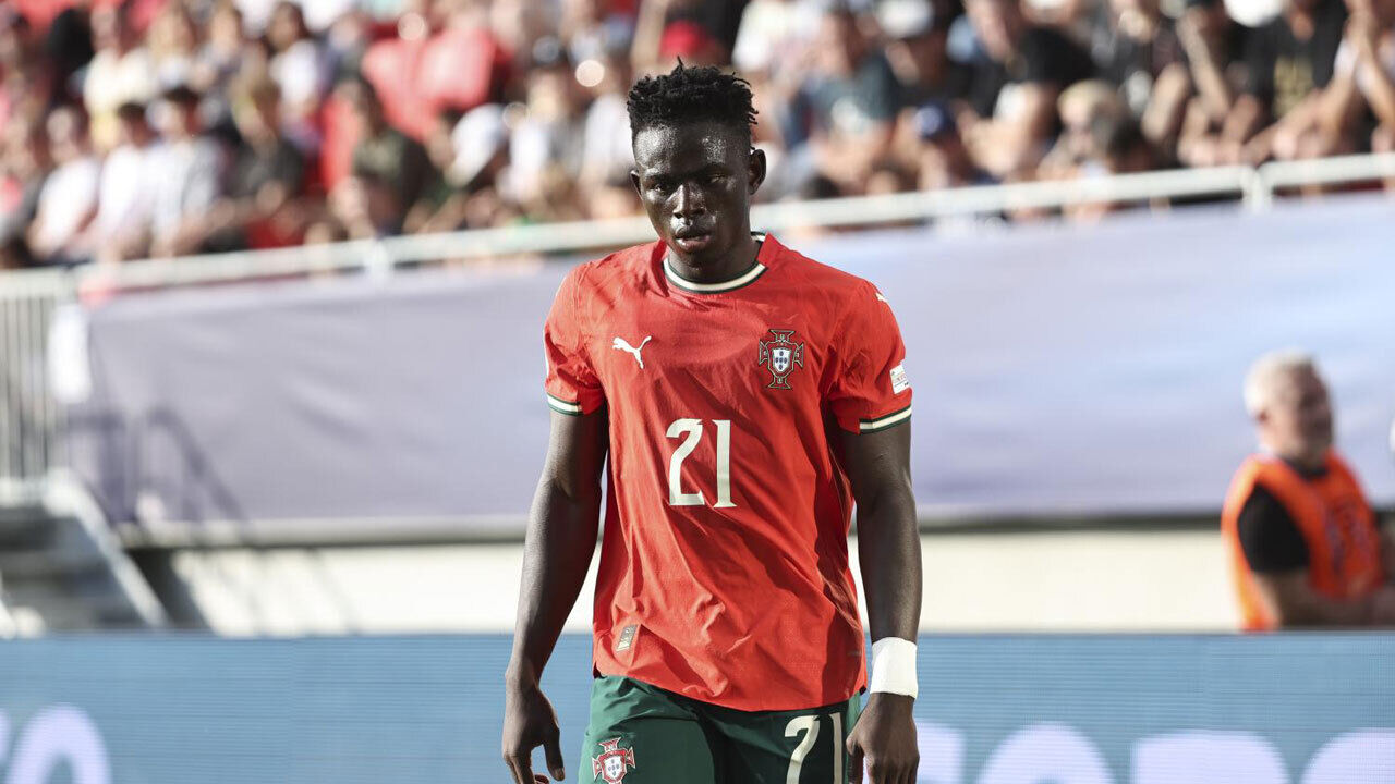 Roger Fernandes ao serviço da Seleção de sub-21 no Europeu 