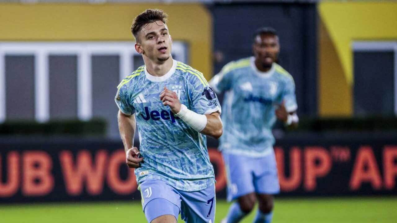 Francisco Conceição assina pela Juventus até 2029, por 6 milhões anuais