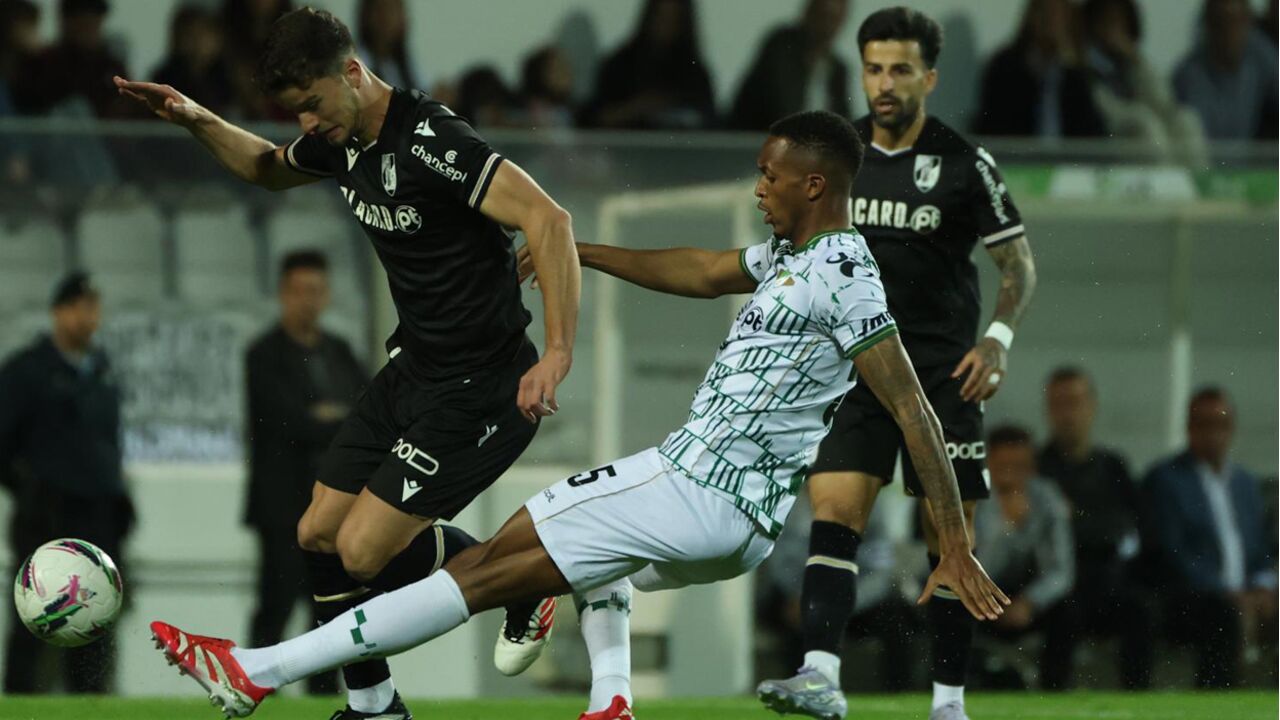 Sidnei Tavares pode regressar a Inglaterra para jogar no Blackburn