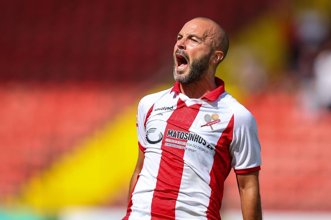 André André encerra a carreira no futebol aos 35 anos