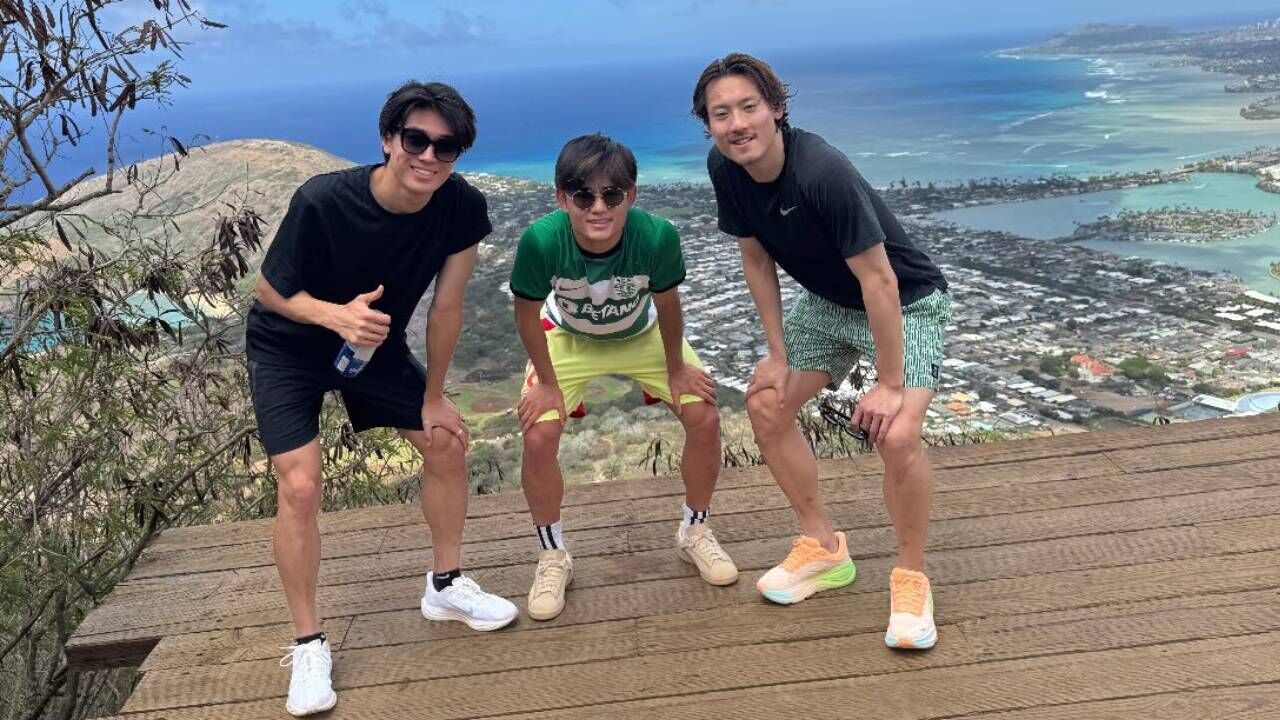 Kubo veste camisola do Sporting, cortesia de Morita, durante as férias