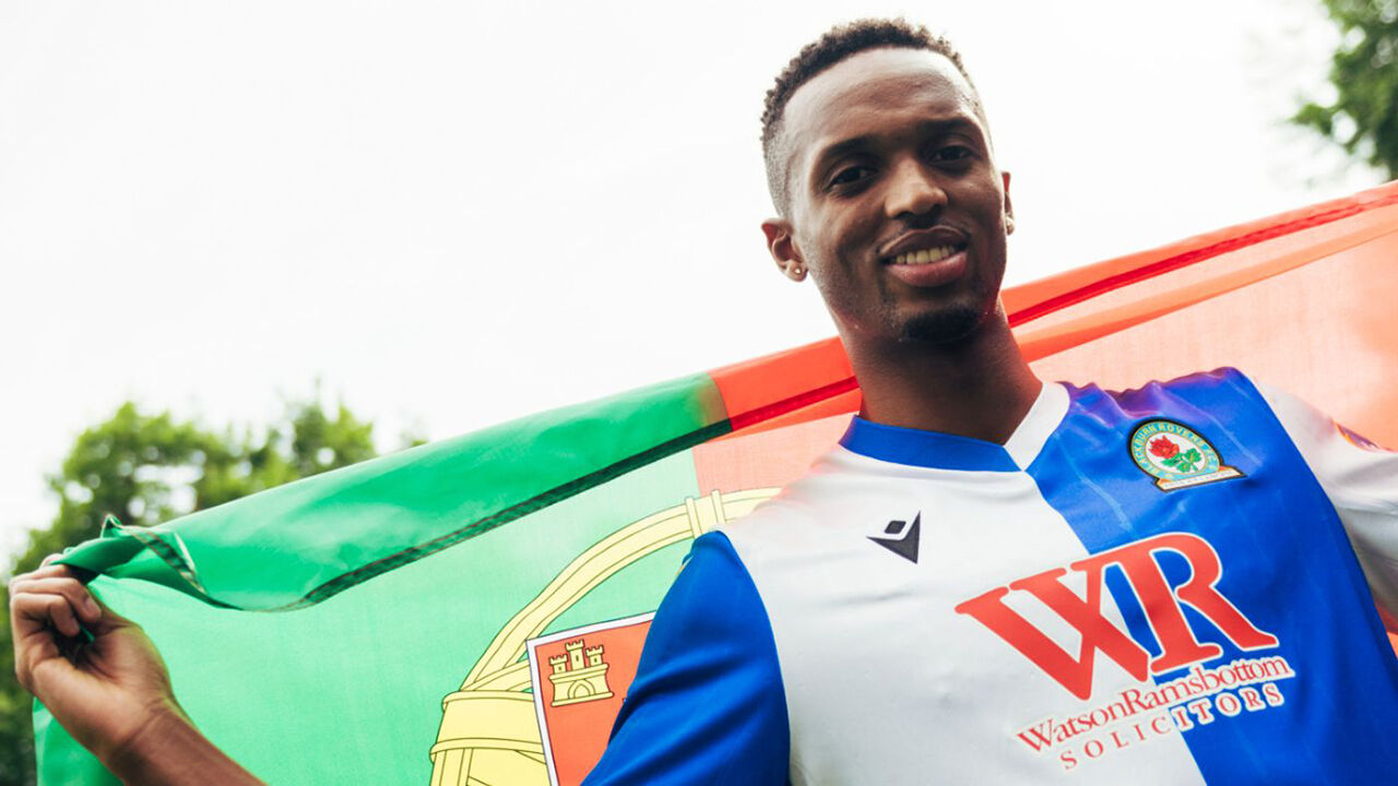 Sidnei Tavares assina pelo Blackburn Rovers após transferência do Moreirense