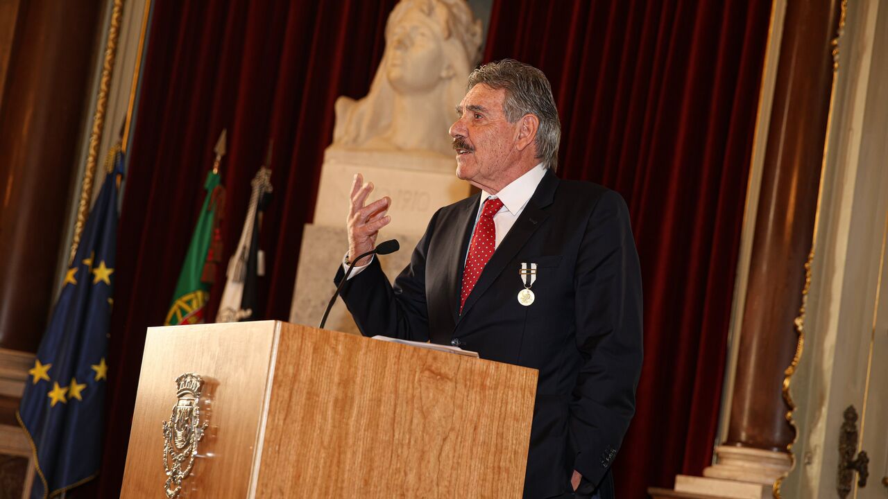 Toni recebe medalha de Mérito Desportivo em Lisboa