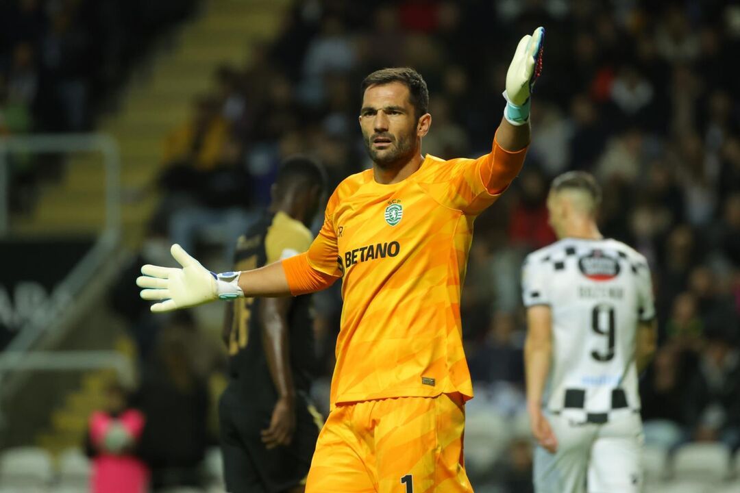 António Adán, ex-guarda-redes do Sporting, pode reforçar o Alverca