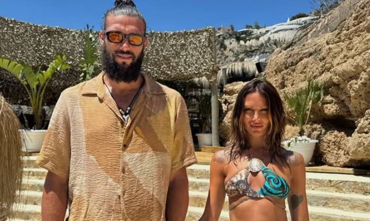 Andy Carroll de férias na Grécia com a namorada