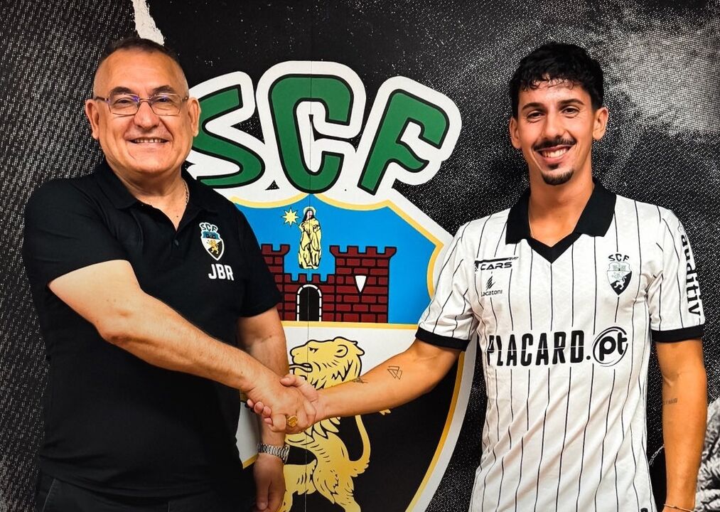 André Candeias renova contrato com o Farense após destaque nos sub-23