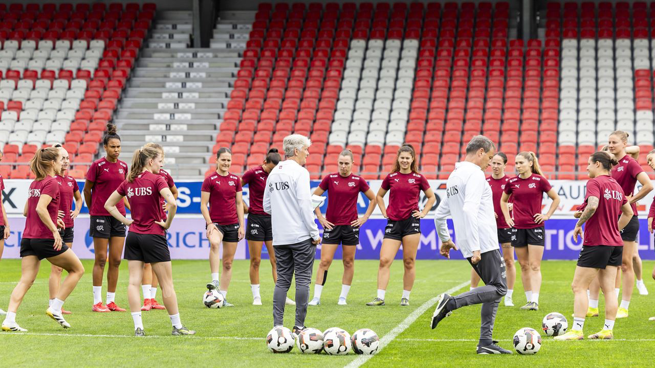 Jogo treino da seleção feminina da Suíça com equipa masculina sub-15 causa polémica