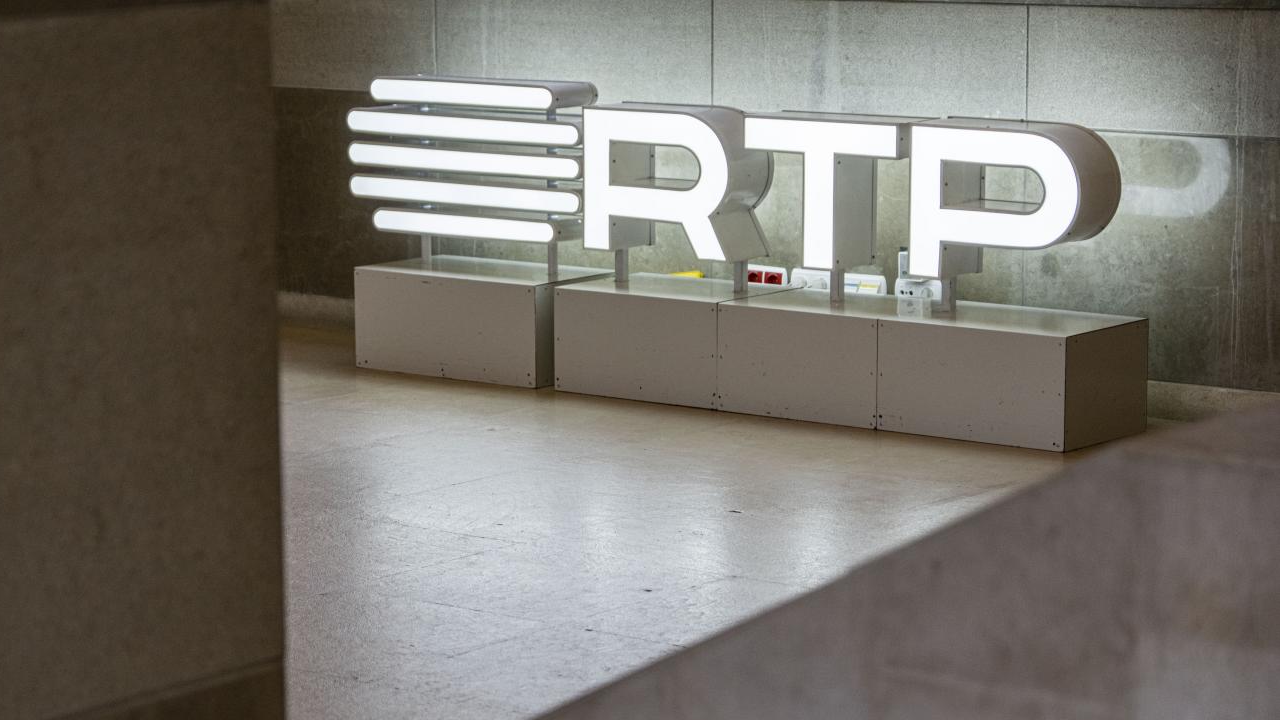RTP reduz diretores para 23 e 97 trabalhadores aderem às saídas